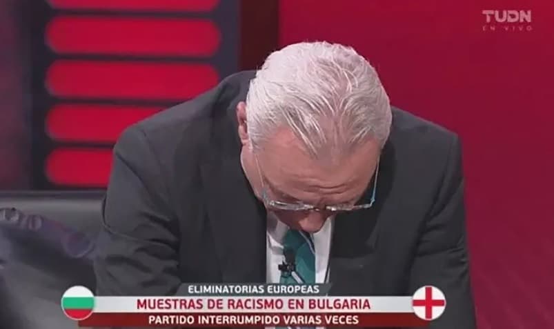 Stoichkov, de 53 anos, se emocionou ao comentar o caso na TV mexicana
