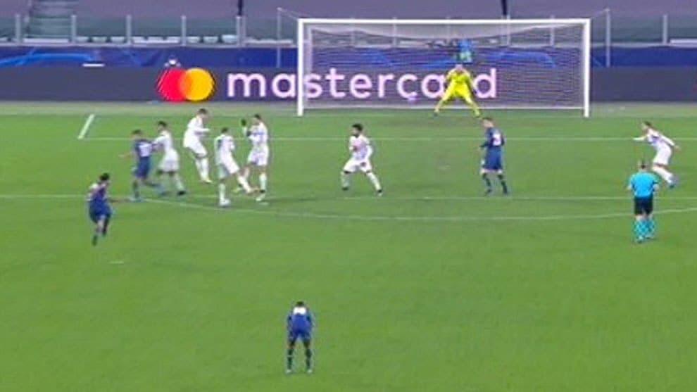 Cristiano e Morata viraram de costas no gol da classificação do Porto