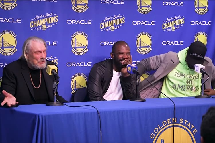 O ex-treinador de basquete, Don Nelson, durante coletiva na Oracle Arena, ginásio do Golden State Warriors