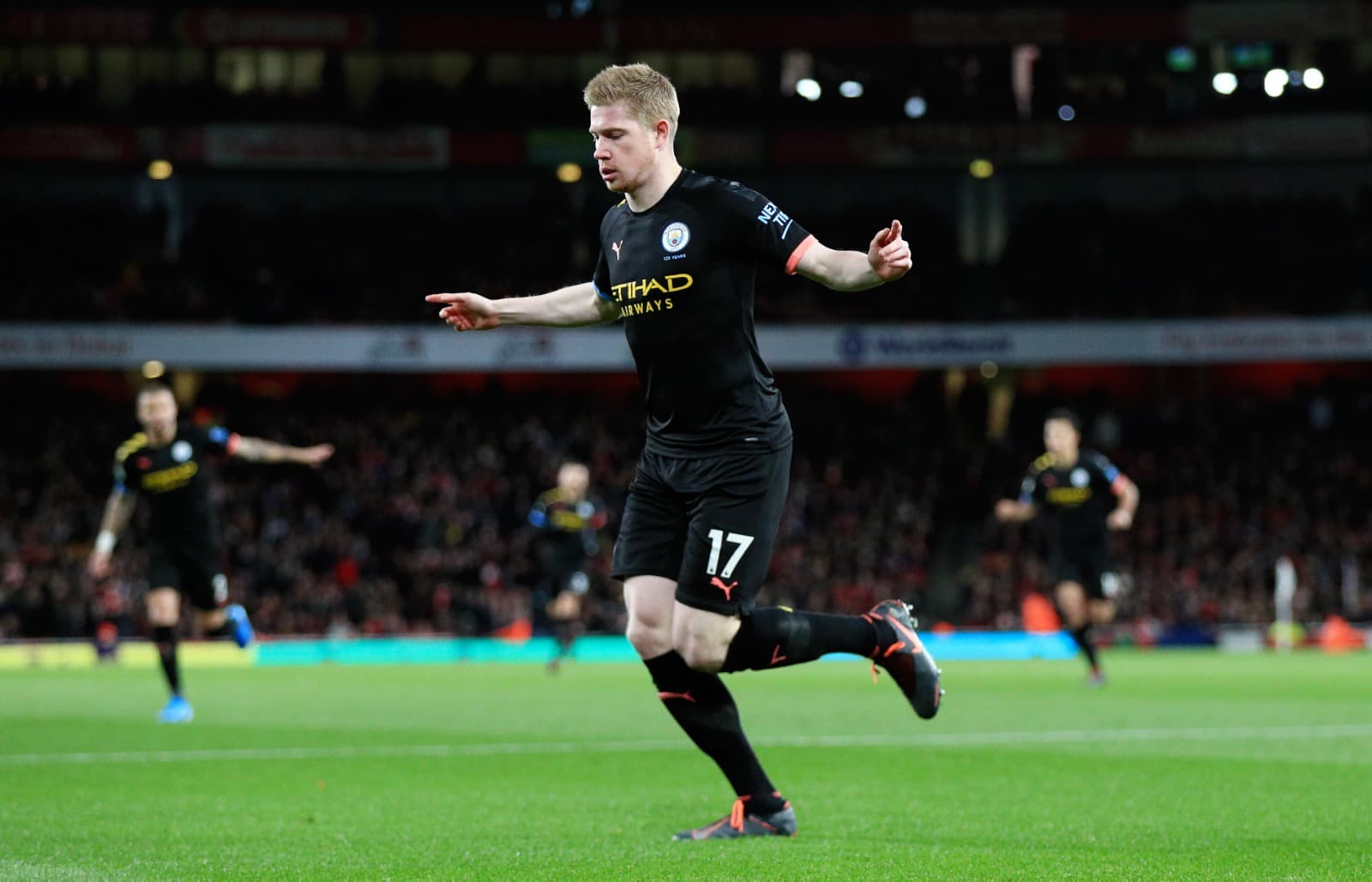 De Bruyne comemora