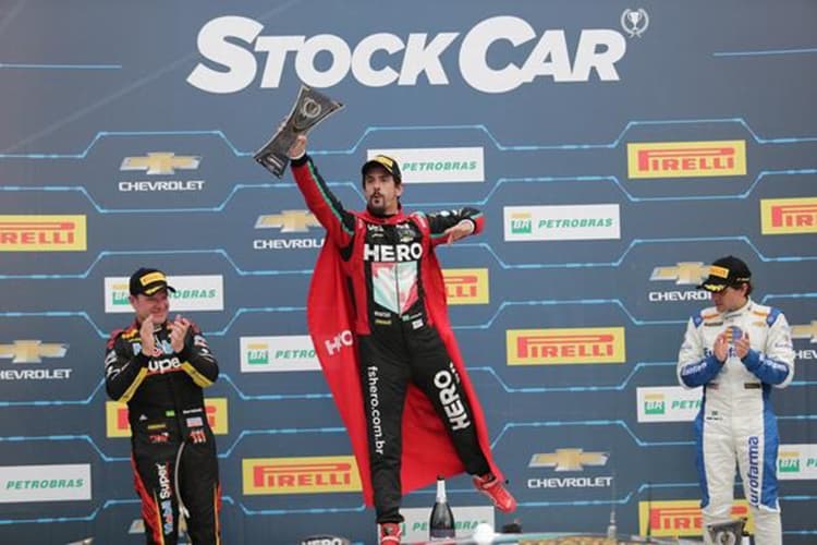O piloto brasileiro Lucas Di Grassi vence etapa da Stock Car em Londrina (PR)