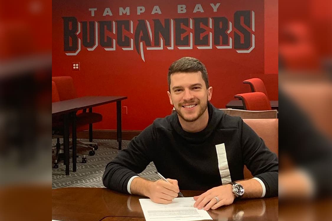 Cairo Santos renova com o Tampa Bay Buccaneers, para a próxima temporada da NFL