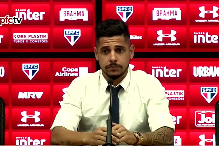O jogador Cicinho durante coletiva de imprensa no São Paulo FC, onde anunciou sua aposentadoria – 06/03/2018