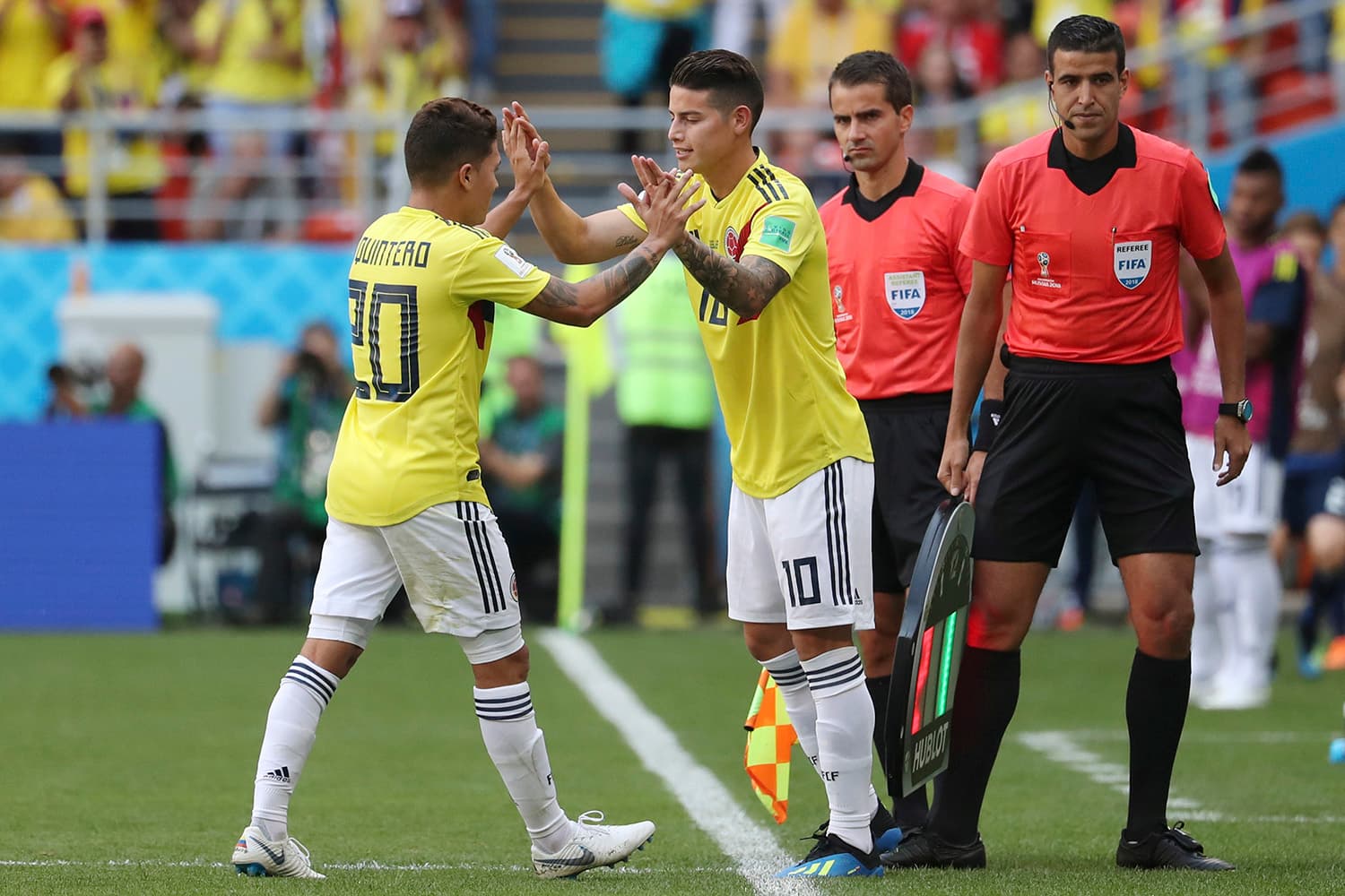 Dúvida para a partida contra o Japão, o colombiano James Rodriguez, artilheiro da última Copa do Mundo, entra em campo no estádio Mordovia Arena