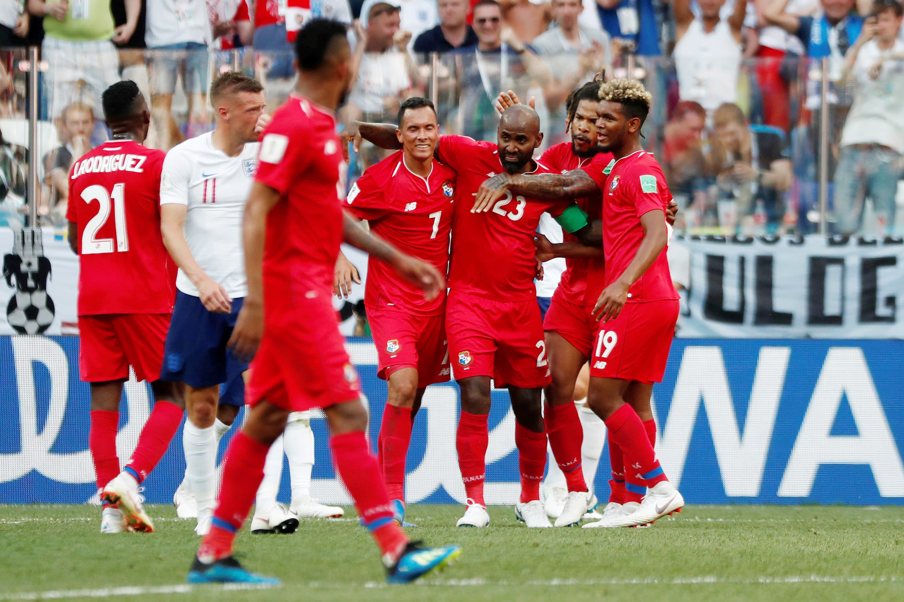 Felipe Baloy marca o primeiro gol do Panamá na partida contra a Inglaterra, em partida válida pela segunda rodada do grupo G em Níjni Novgorod – 24/06/2018