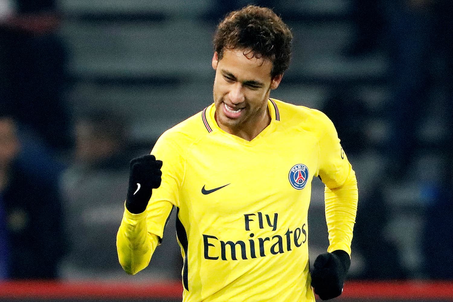 Neymar comemora após marcar gol durante partida contra o Lillie, válida pelo Campeonato Francês - 03/02/2018