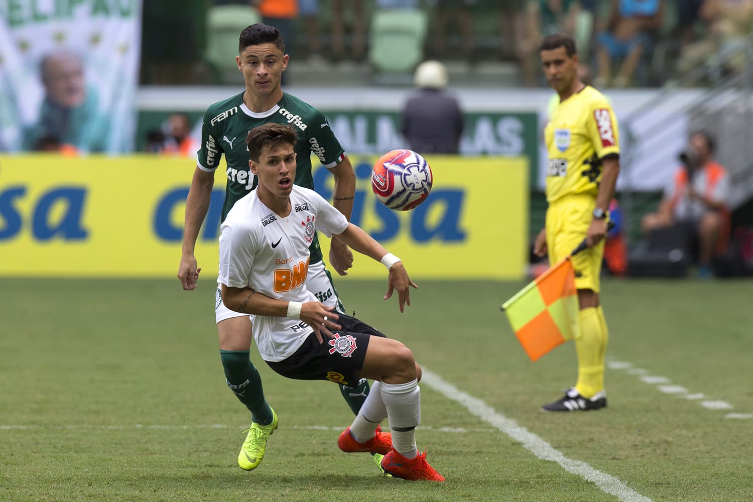SÃO PAULO, SP, 02.02.2019: PALMEIRAS-CORINTHIANS Mateus Vital, do Corinthians durante disputa contra o Palmeiras realizada no Allianz Parque, São Paulo – 02/02/2019