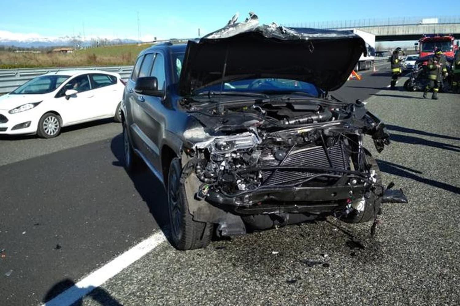 Carro do jogador brasileiro Douglas Costa