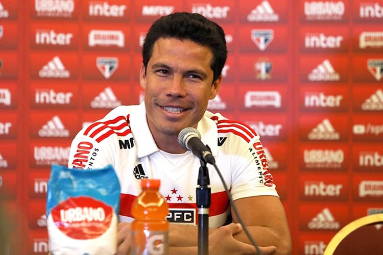 O jogador Hernanes concede entrevista coletiva após ser apresentado ao São Paulo – 07/01/2019