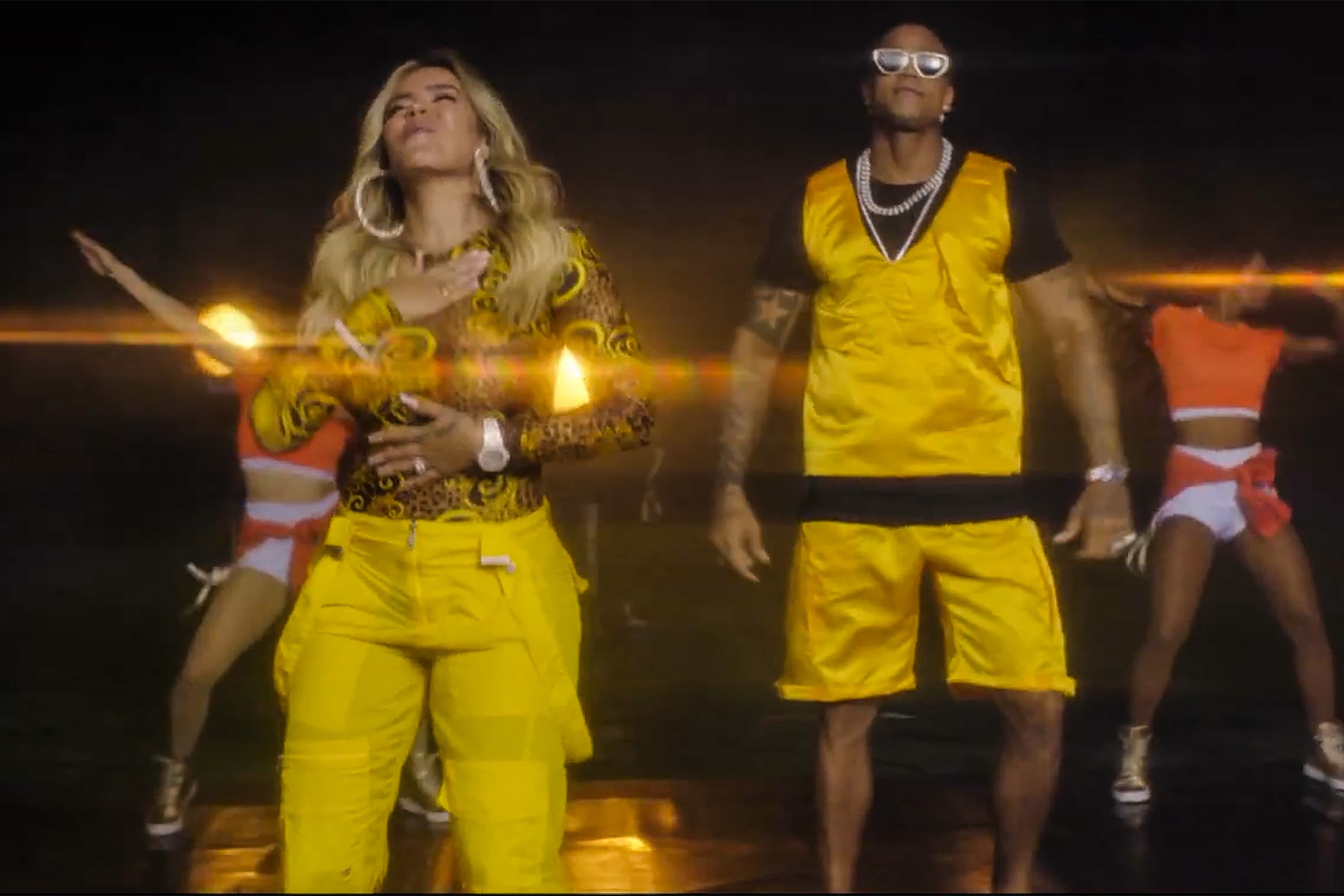 Léo Santana e Karol G interpretam a música ‘Vibra Continente’, tema oficial da Copa América do Brasil