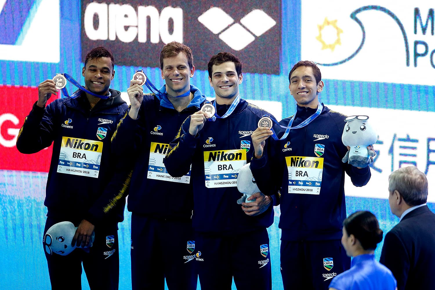 Equipe brasileira formada por Cesar Cielo, Marcelo Chierighini, Matheus Santana e Breno Correia e conquistam a medalha de bronze no Campeonato Mundial de Natação em Hangzhou, China –
11/12/2018
