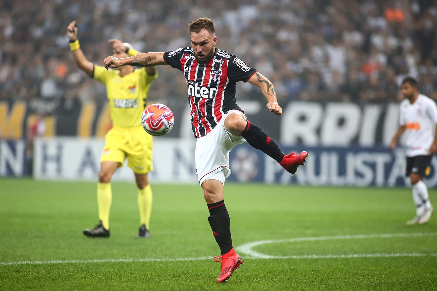 O jogador Willian Farias do São Paulo durante a partida contra o Corinthians, válida pelo Campeonato Paulista 2019, na Arena Corinthians – 17/02/2019
