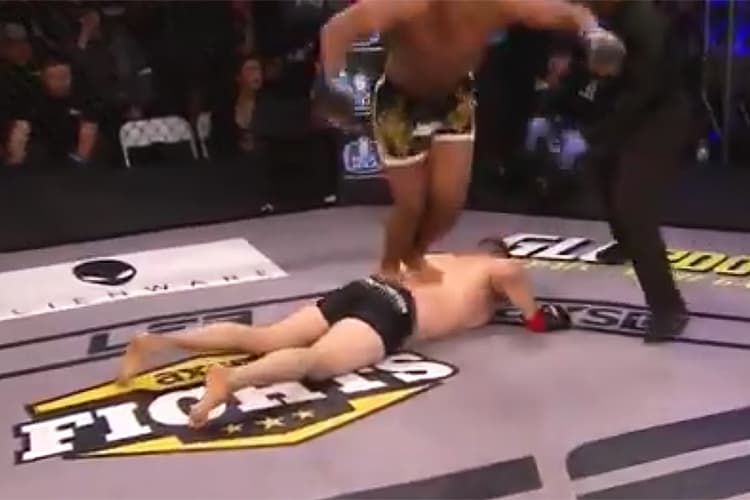 Drew Chatman sobe em Irvins Ayala para comemorar e é desqualificado no LFA 36 - 24/03/2018