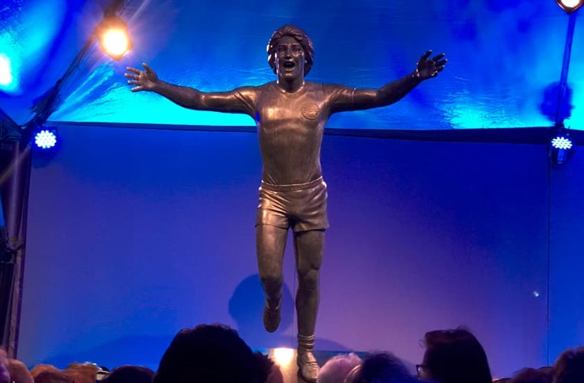 Estátua na Arena do Grêmio em homenagem a Renato Gaúcho