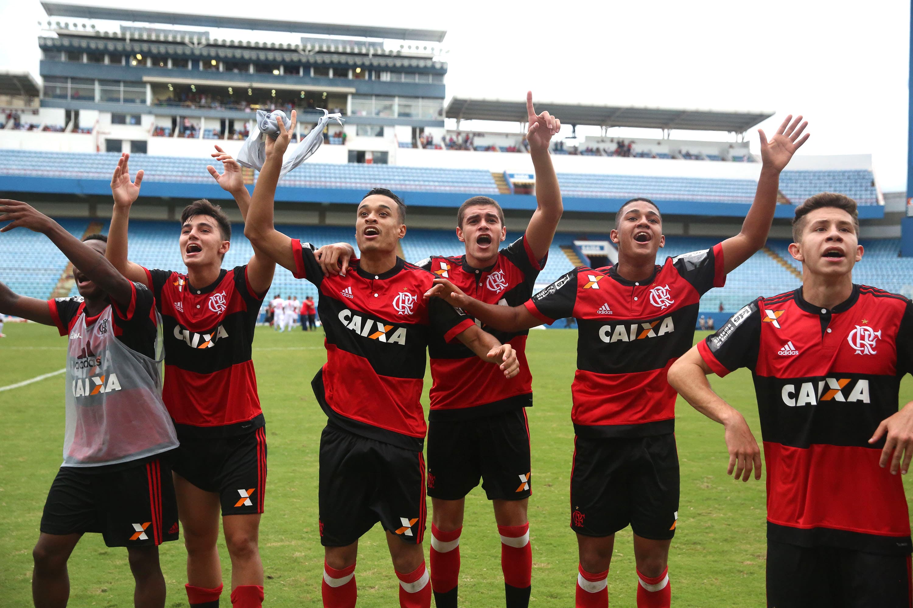Jogadores do Flamengo comemoram vitória sobre o Audax, pela Copa São Paulo