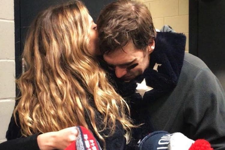 Gisele Bündchen abraçou o marido Tom Brady após derrota no Super Bowl 52