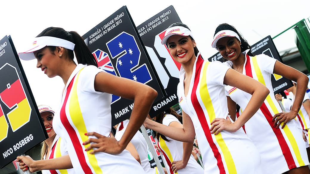 Mulheres no grid de largada no circuito de Interlagos, em São Paulo