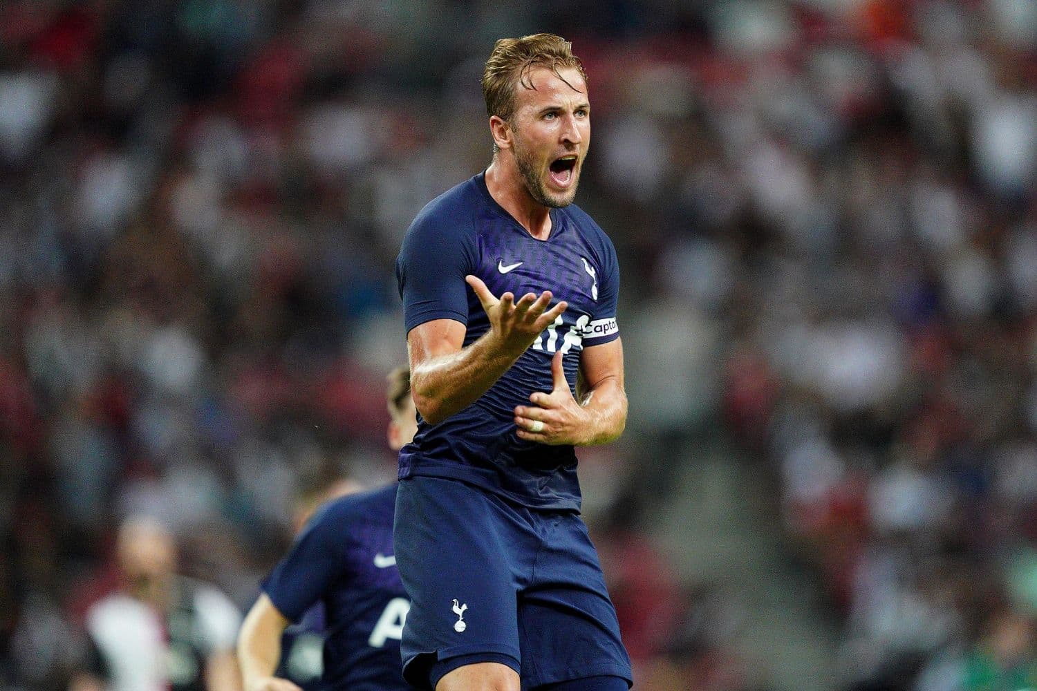 O atacante inglês Harry Kane fez um gol do meio do campo em amistoso contra a Juventus da Itália