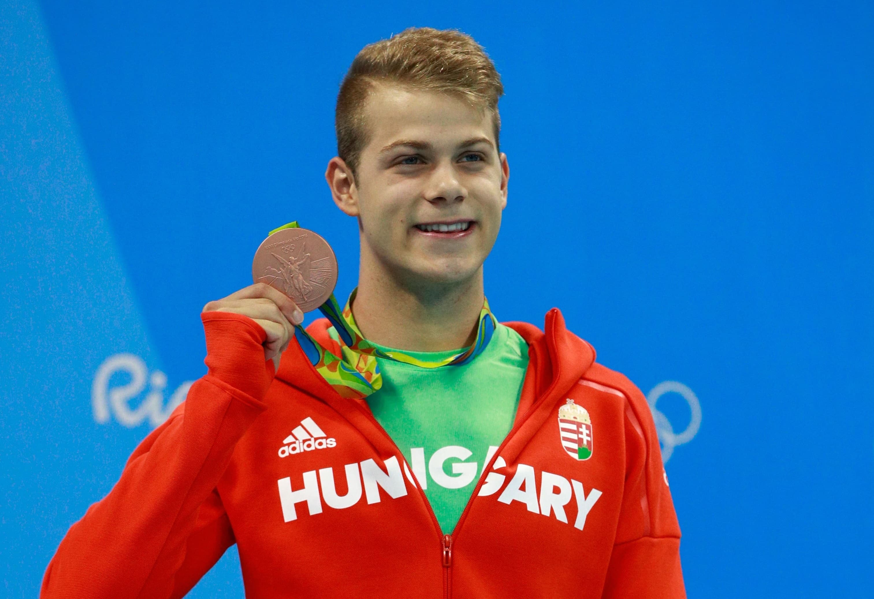 Tamas Kenderesi com a medalha de bronze conquistada nos 200 m borboleta na Olimpíada do Rio-2016