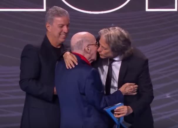 Jorge Jesus se disse honrado por receber o prêmio de Zagallo