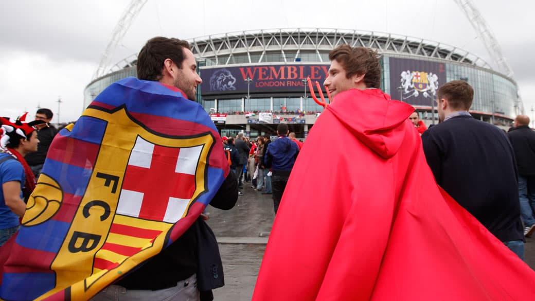 Torcedores do Barcelona e do Manchester United preparam-se para o jogo final da UEFA Champions League, no estádio de Wembley, em Londres