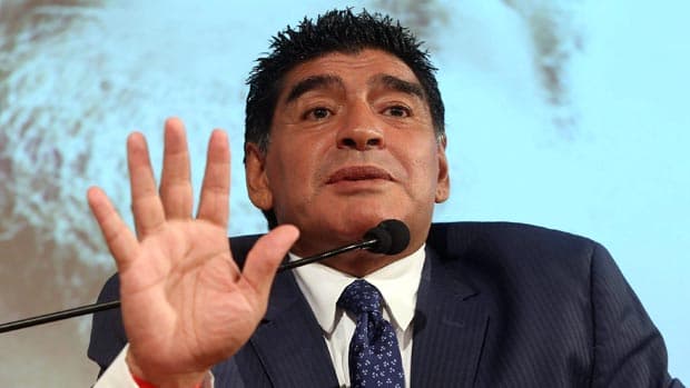 Diego Maradona durante visita a 'Gazzeta dello Sport', na Itália