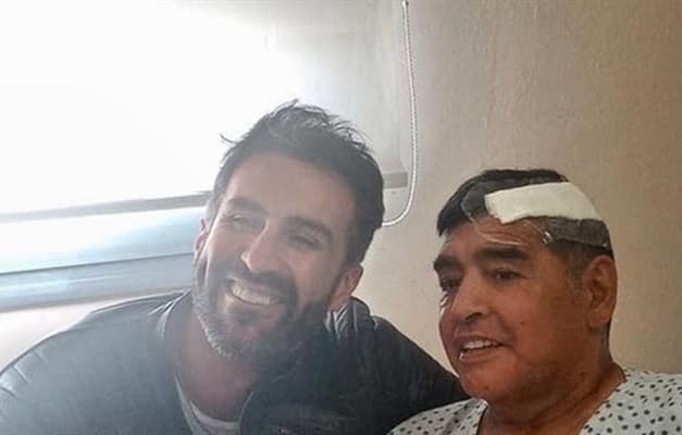 Leopoldo Luque foi criticado por ter postado foto com Maradona após cirurgia