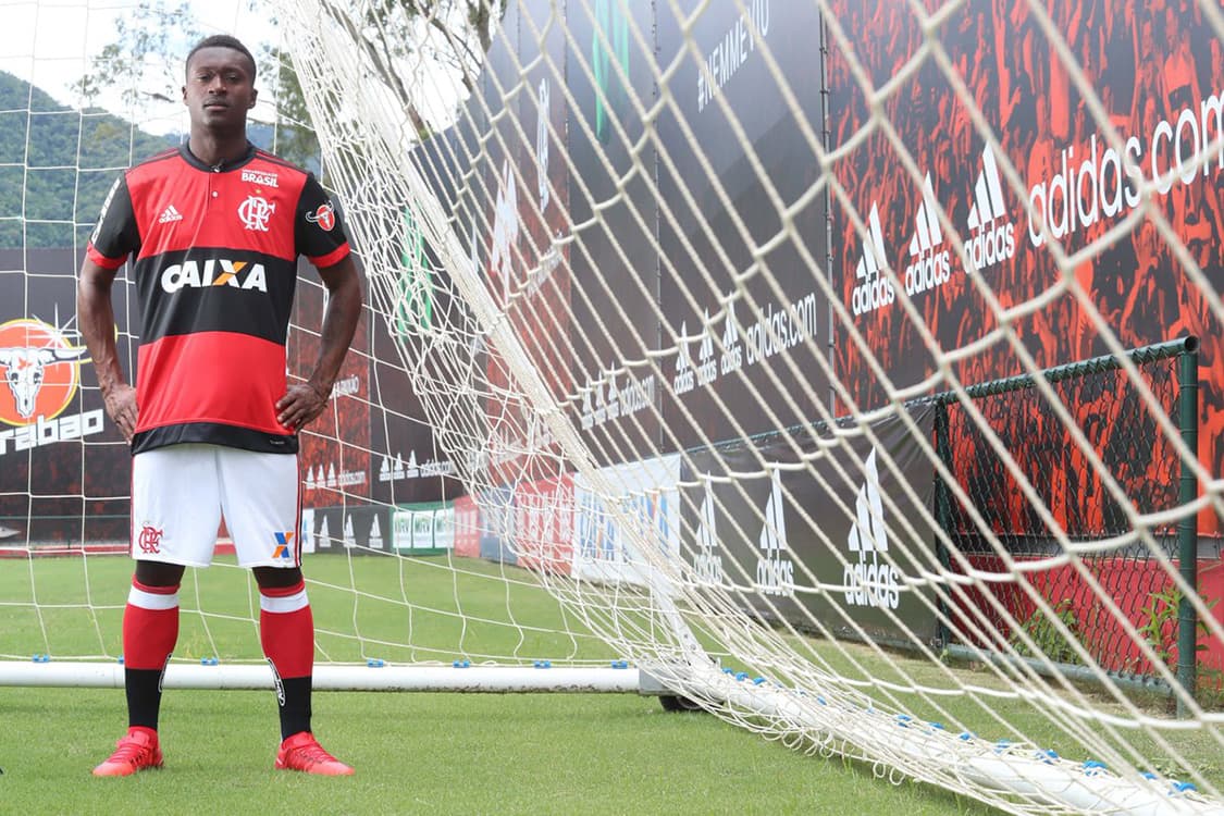 O colombiano Marlos Moreno é o novo reforço do Flamengo para a temporada 2018