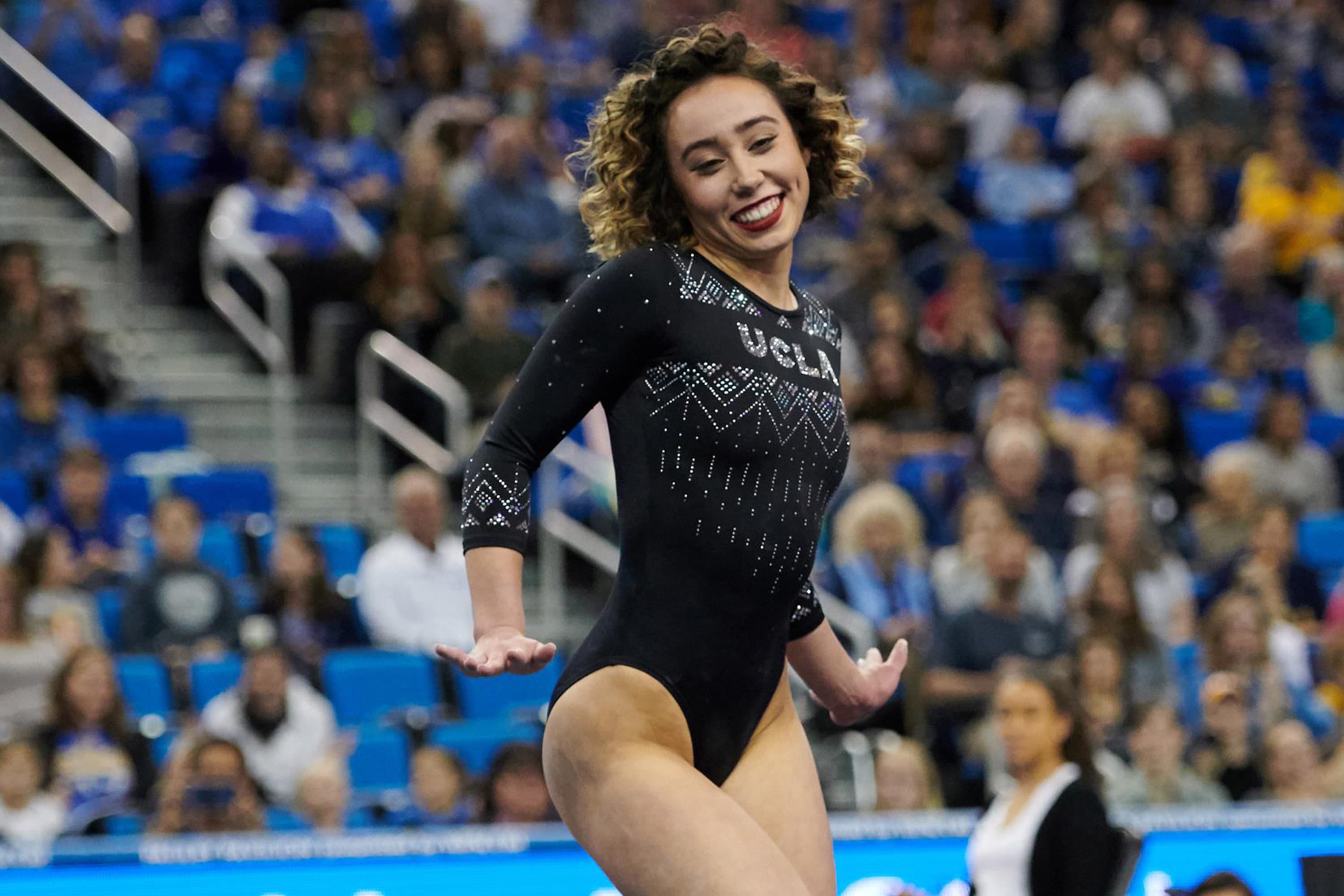 Katelyn Ohashi, atleta de ginástica artística da Universidade da Califórnia em Los Angeles (UCLA)