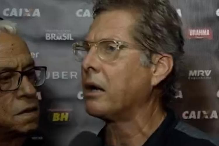 Oswaldo de Oliveira parte para cima do repórter Léo Gomide
