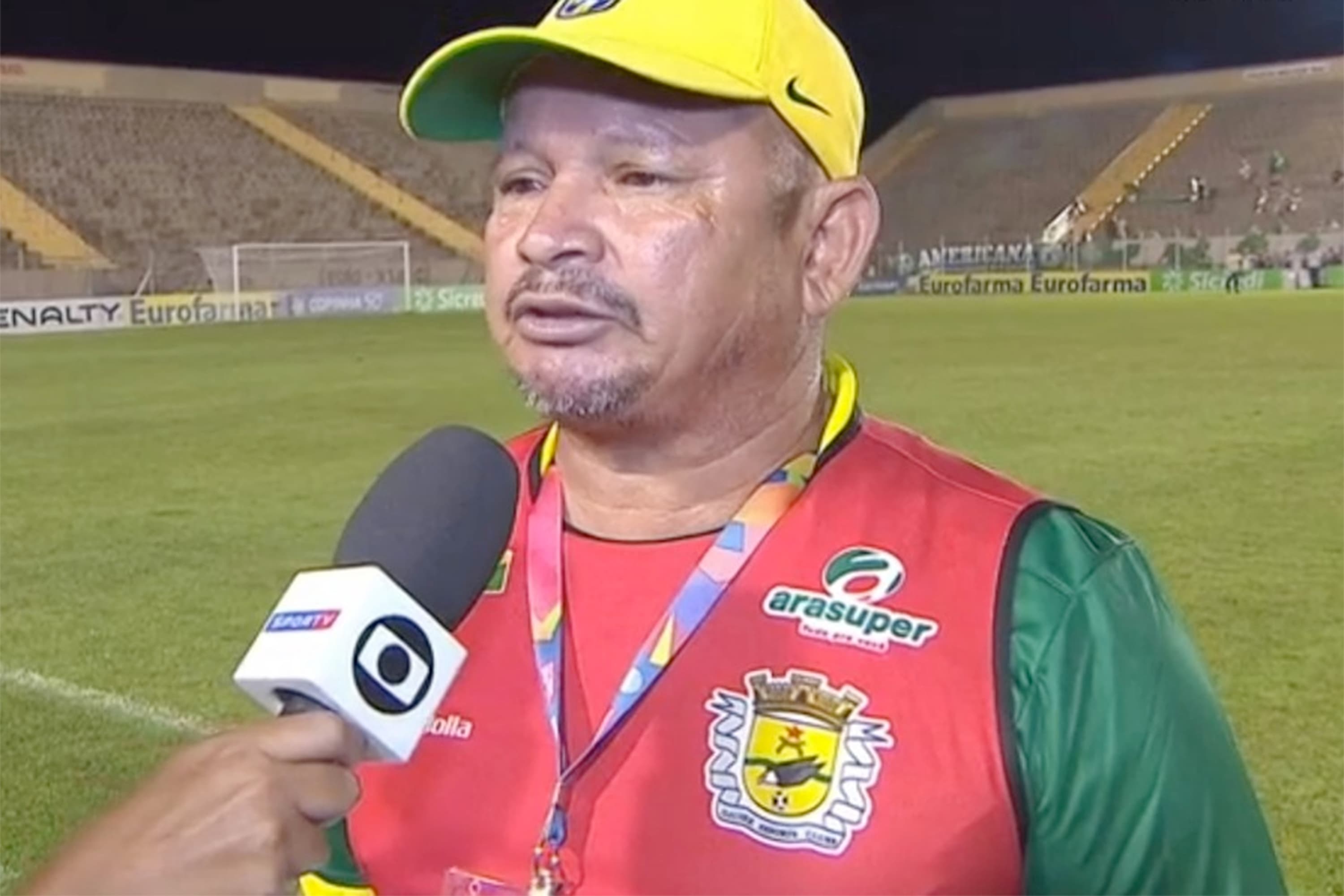 O treinador Oziel Moreira do Galvez-AC