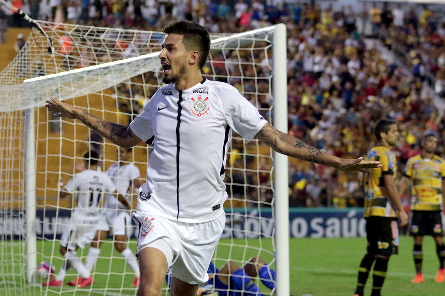Pedro Henrique, do Corinthians, comemora gol em partida contra o Novorizontino, válida pela 5ª rodada do Campeonato Paulista, realizada em Novo Horizonte (SP) - 4/2/2018