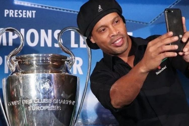 Ronaldinho Gaúcho durante evento na Cidade do México