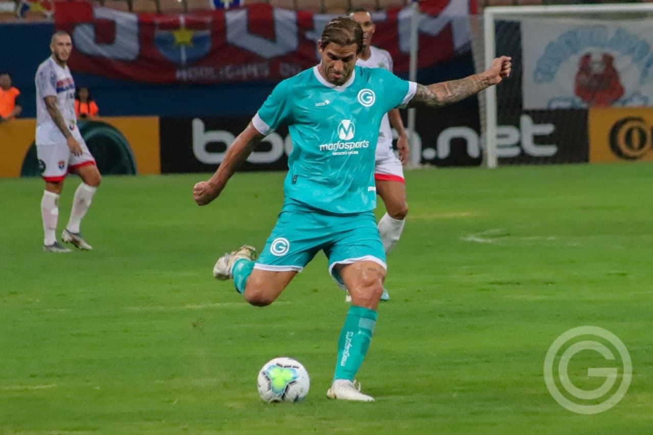 Rafael Moura, atacante do Goiás