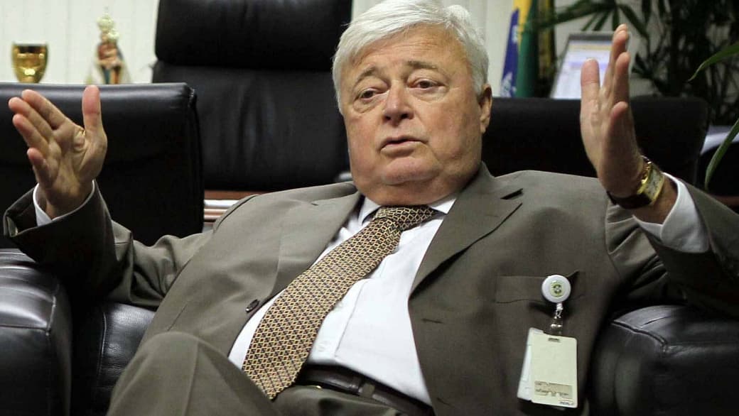 O presidente da CBF, Ricardo Teixeira, na sede da entidade, na Barra da Tijuca, Rio de Janeiro
