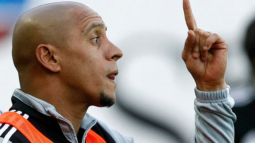 Roberto Carlos, 37 anos: mais dois em campo e depois vira cartola