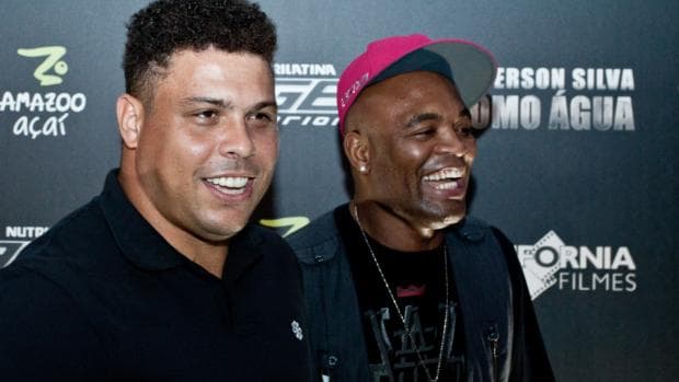 Ronaldo e Anderson Silva na pré-estreia do documentário Como Água