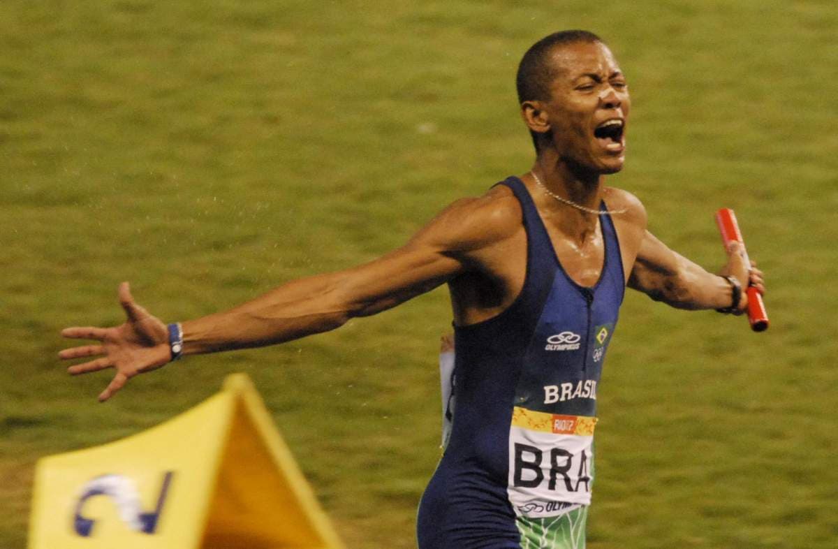 O velocista brasileiro Sandro Viana no revezamento 4×100, em 2008, nas Olimpíadas de Pequim