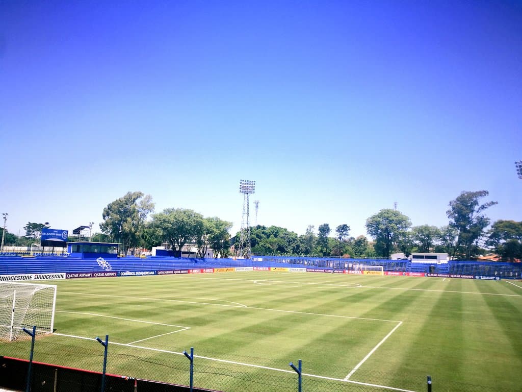 O acanhado estádio Luis Alfonso Giagni, casa do Sol de América, que recebe o confronto contra o Goiás pela Copa Sul-Americana – 11/01/2020