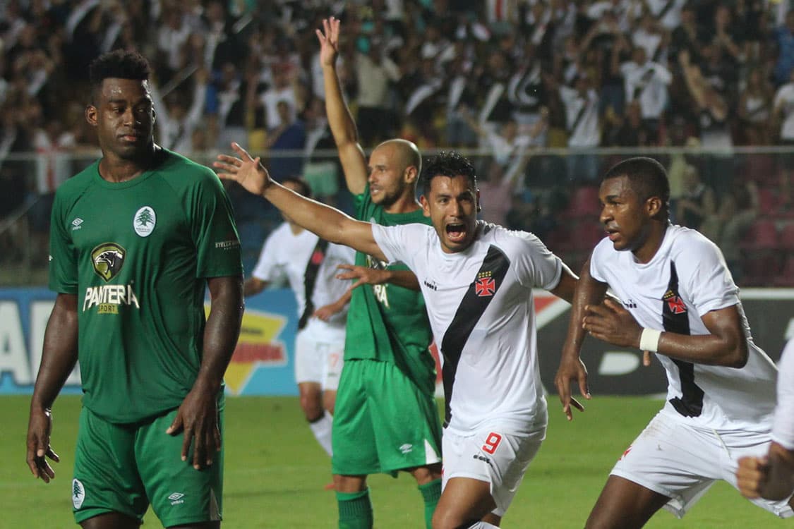 Jogadores do Vasco comemoram gol contra o Boa vista, pelo Campeonato Carioca, no Espírito Santo