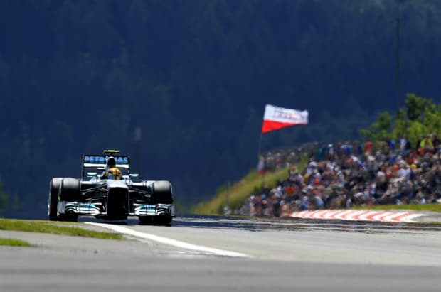 Lewis Hamilton fatura a pole position na Alemanha