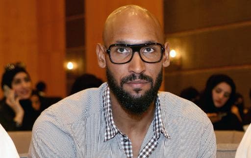 Anelka em visita ao Kuwait