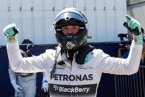 Nico Rosberg comemora a pole em Mônaco em 24 de maio de 2014