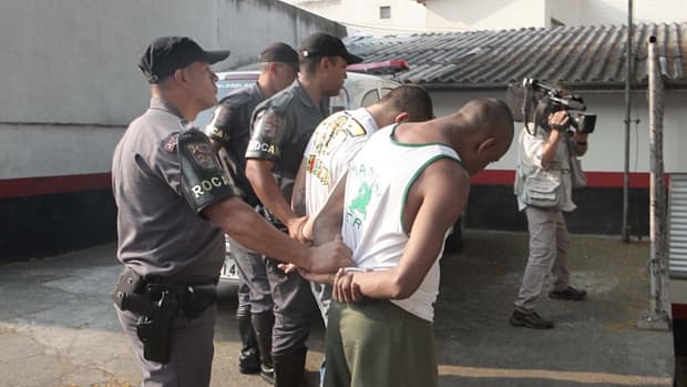 Torcedores detidos depois do confronto entre organizadas do Santos e do Palmeiras na Anchieta