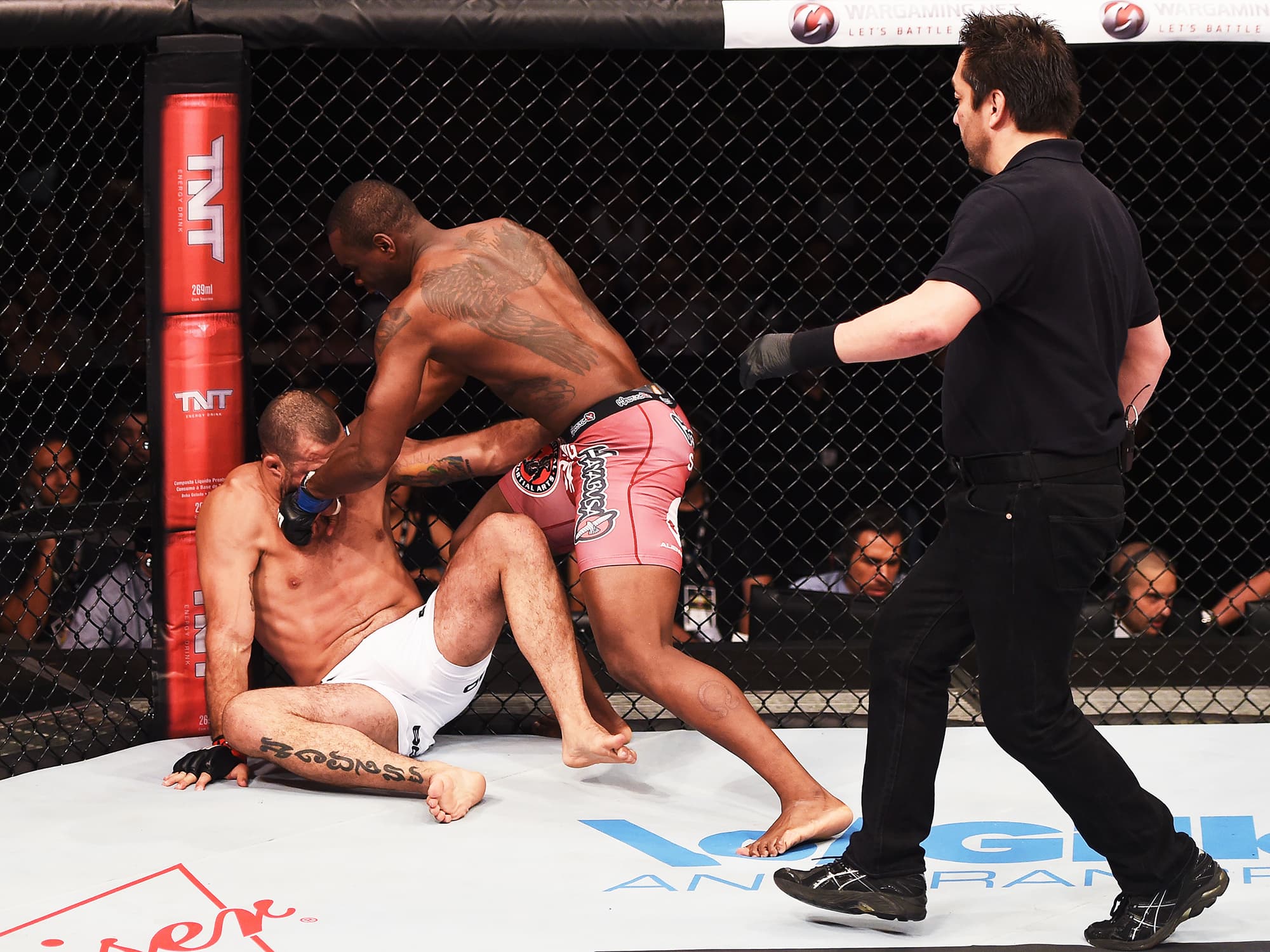 Ovince Saint Preux dos Estados Unidos venceu o brasileiro Mauricio 'Shogun' Rua pelos meio-pesados, no UFC Fight Night no Ginásio Sabiazinho em Uberlândia (MG)