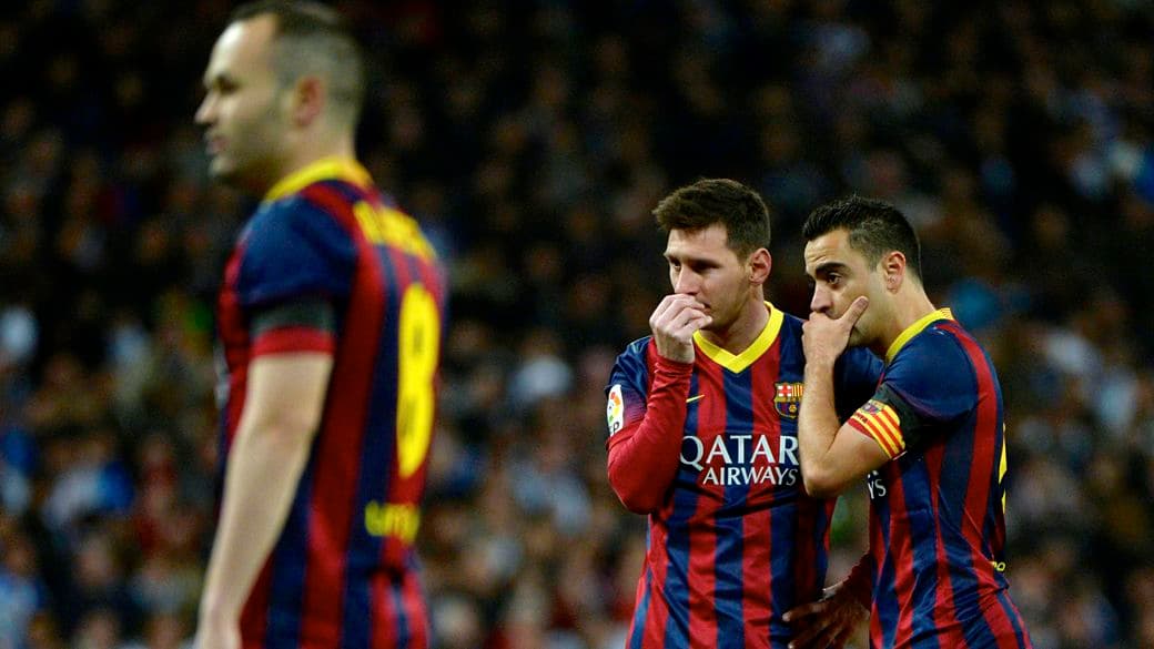 Iniesta, Messi e Xavi, do Barcelona, em clássico contra o Real Madrid: o trio de craques da equipe catalã foi formado nas categorias de base do clube