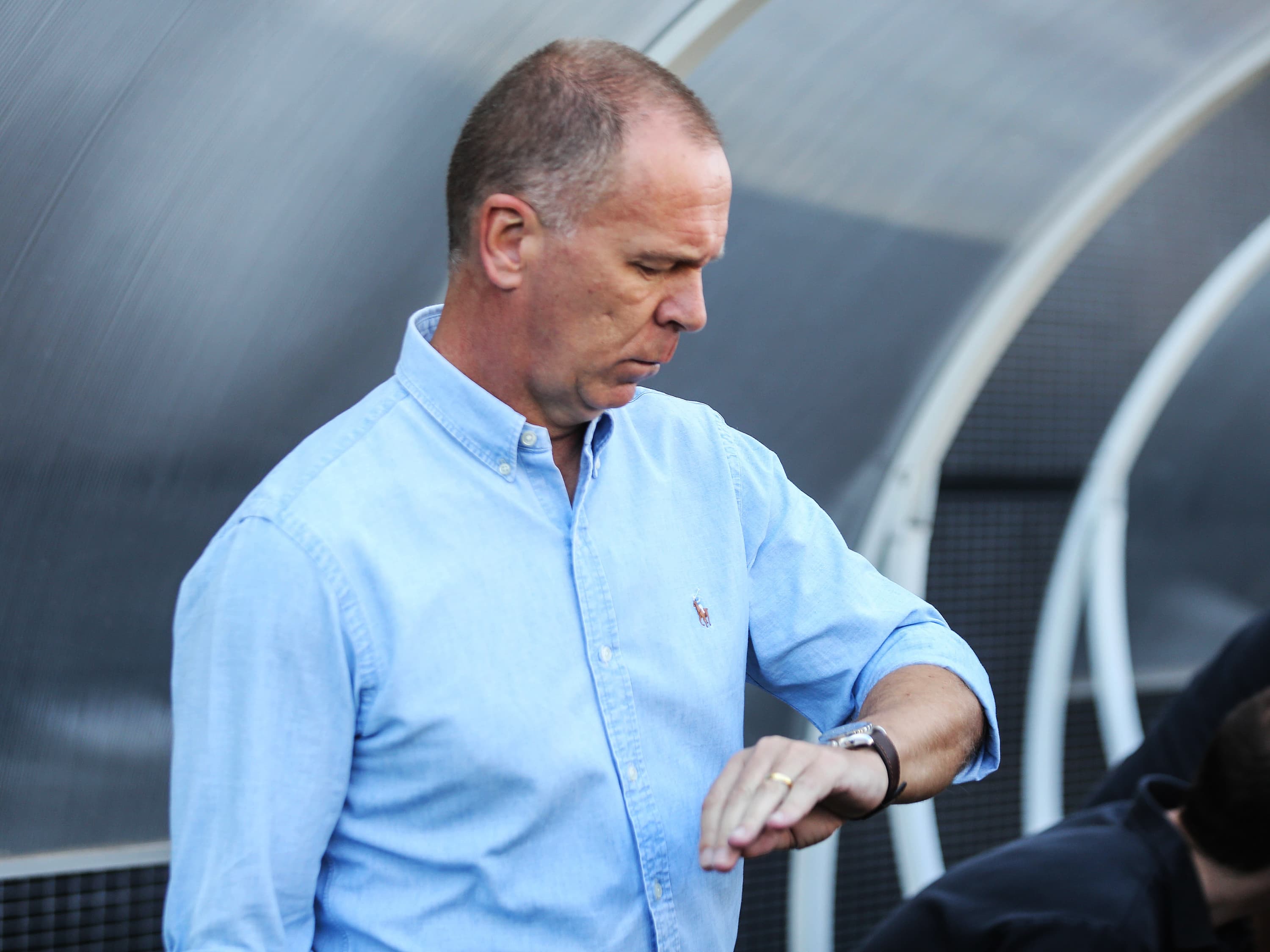 Mano Menezes tem proposta do exterior, mas não revelou nome de clube