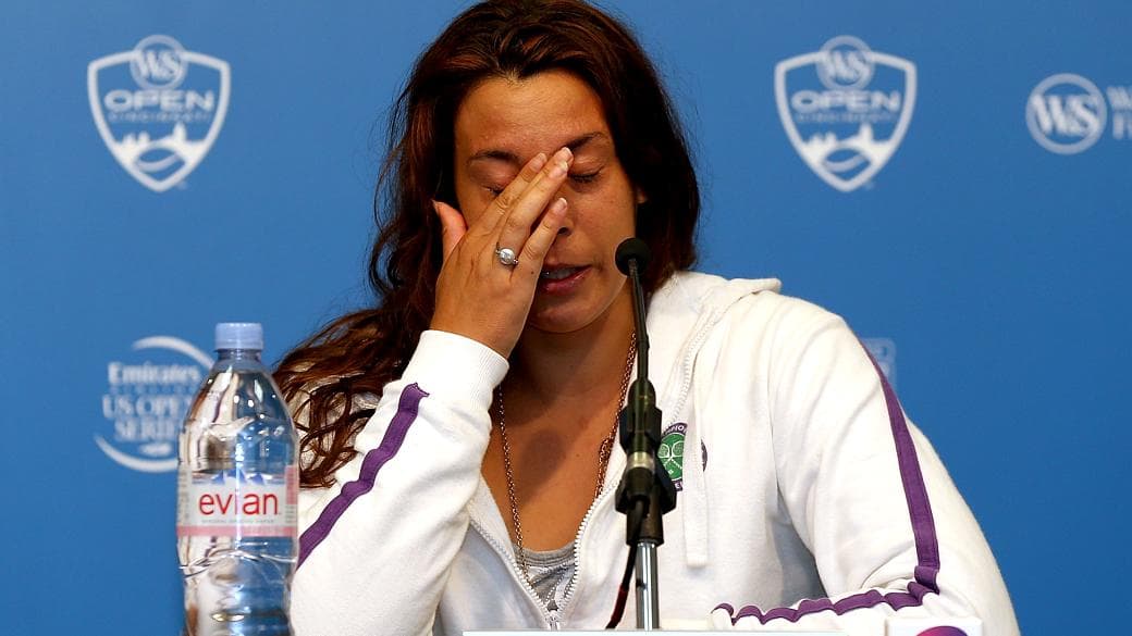 Aos 28 anos, a francesa Marion Bartoli anunciou que está se aposentando