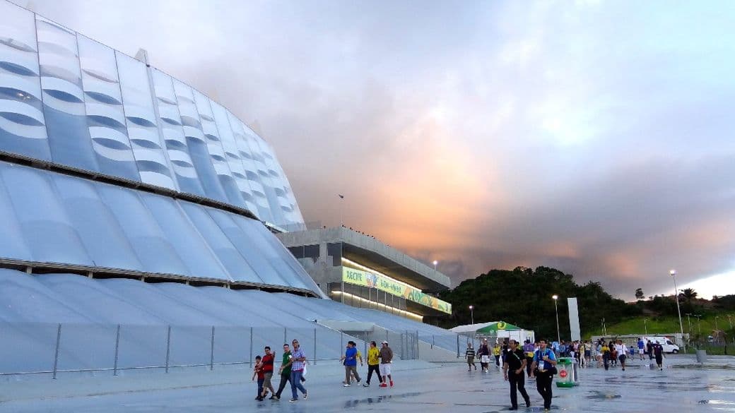 A fachada futurista da Arena Pernambuco