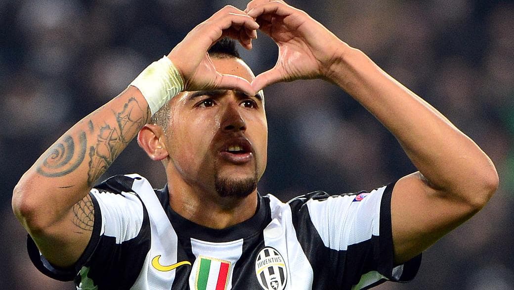 Arturo Vidal comemora o segundo gol da vitória do Juventus sobre o Chelsea